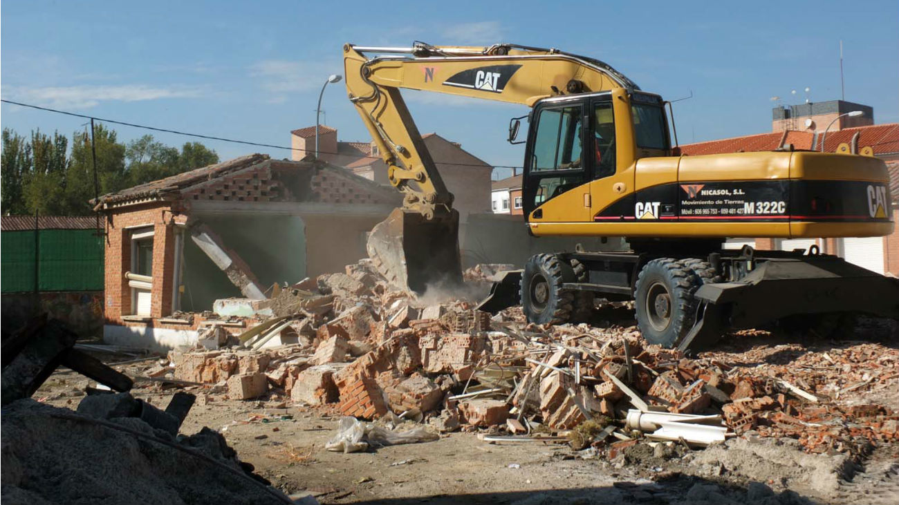 Obras en el nuevo aparcamiento de Paracuellos