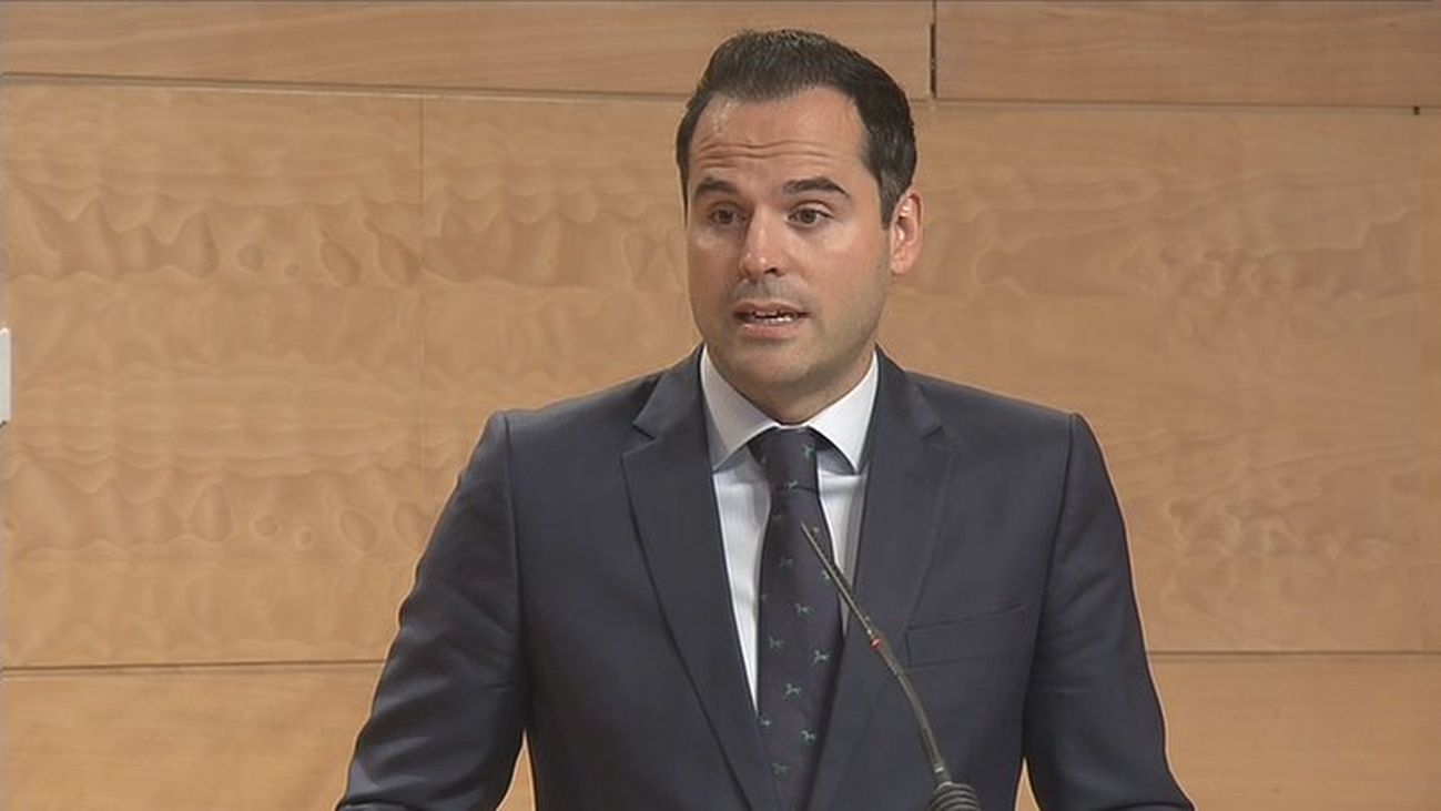 Aguado reitera su "predilección" por  Arrimadas para que "dé el paso" en Ciudadanos