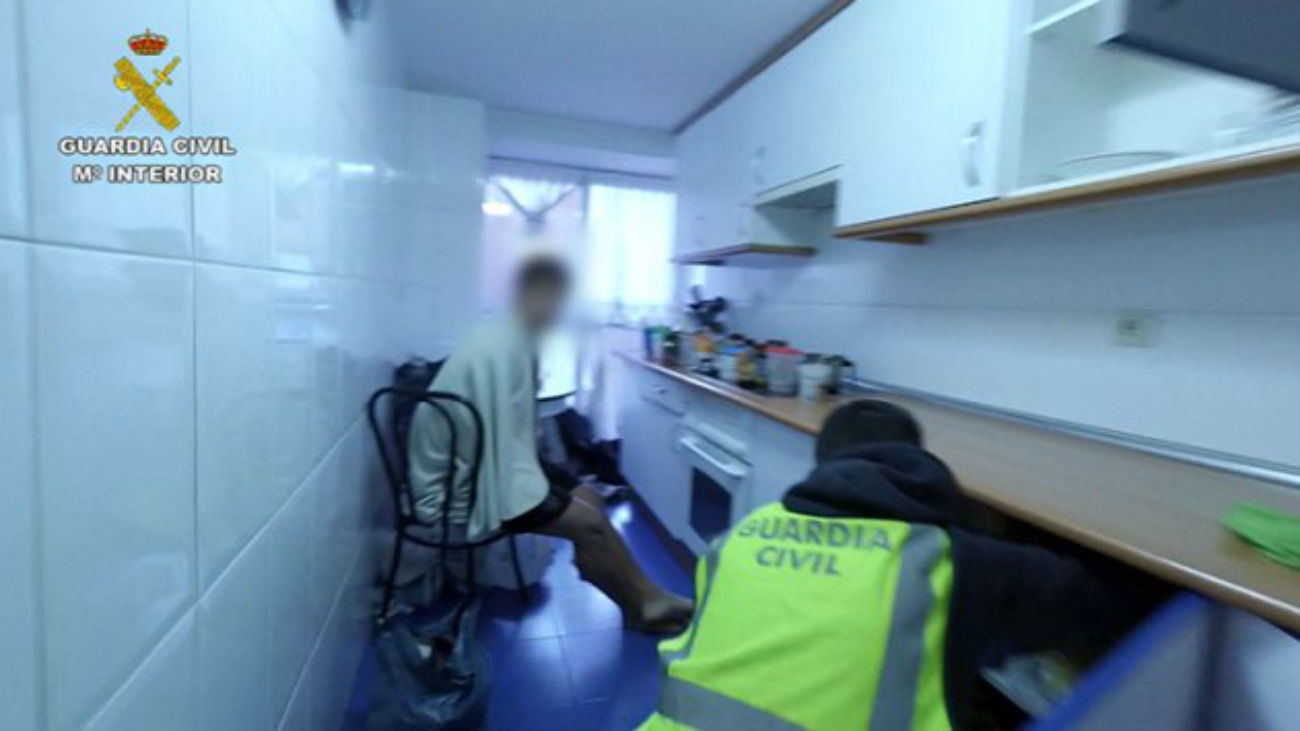 Dos detenidos por agredir violentamente a una joven de Las Rozas para robarle