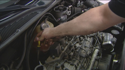 Unos falsos mecánicos cobran 3.000 euros a unos ancianos de Ciudad Lineal por una rueda