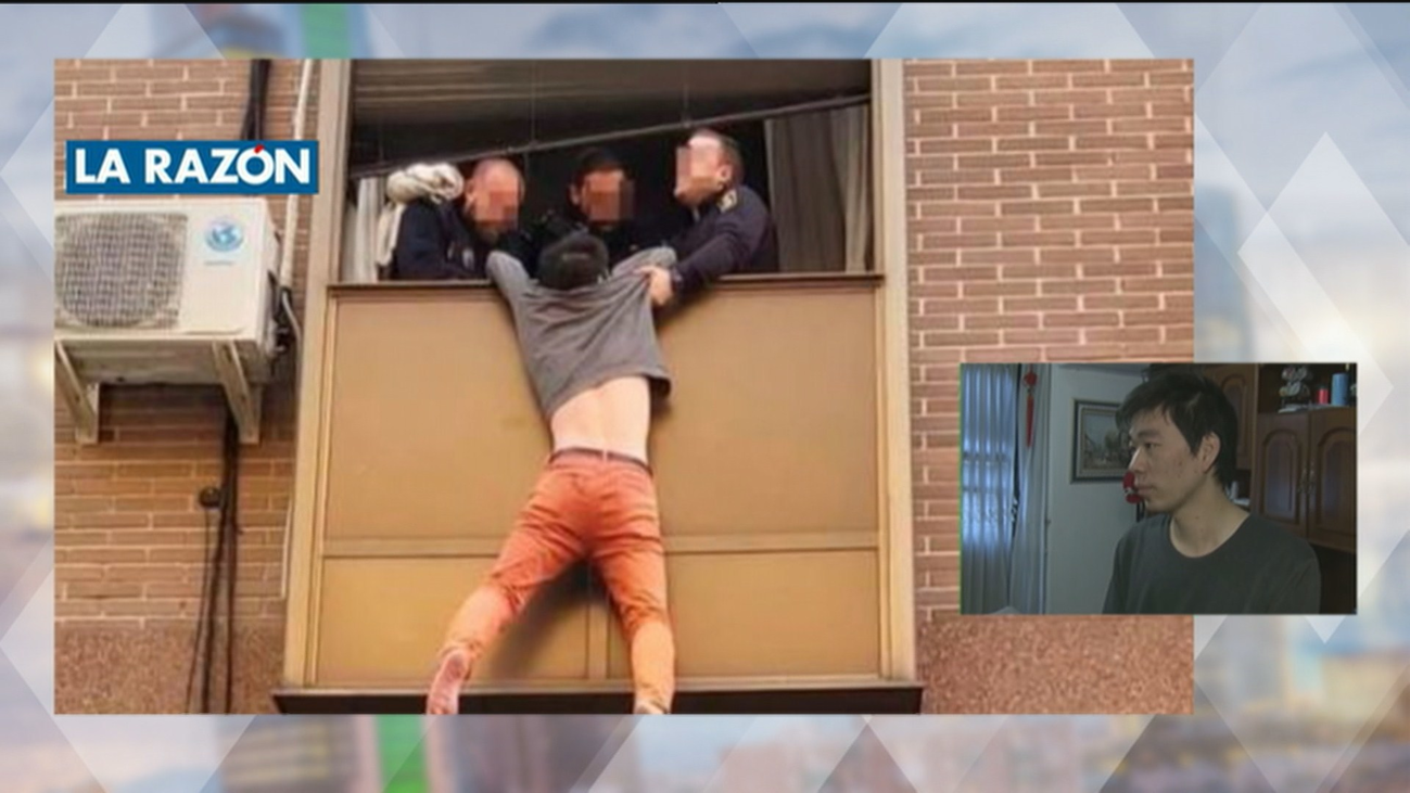 El hombre que se tiró por la ventana en Carabanchel niega que su mujer le maltratara y pide que vuelva