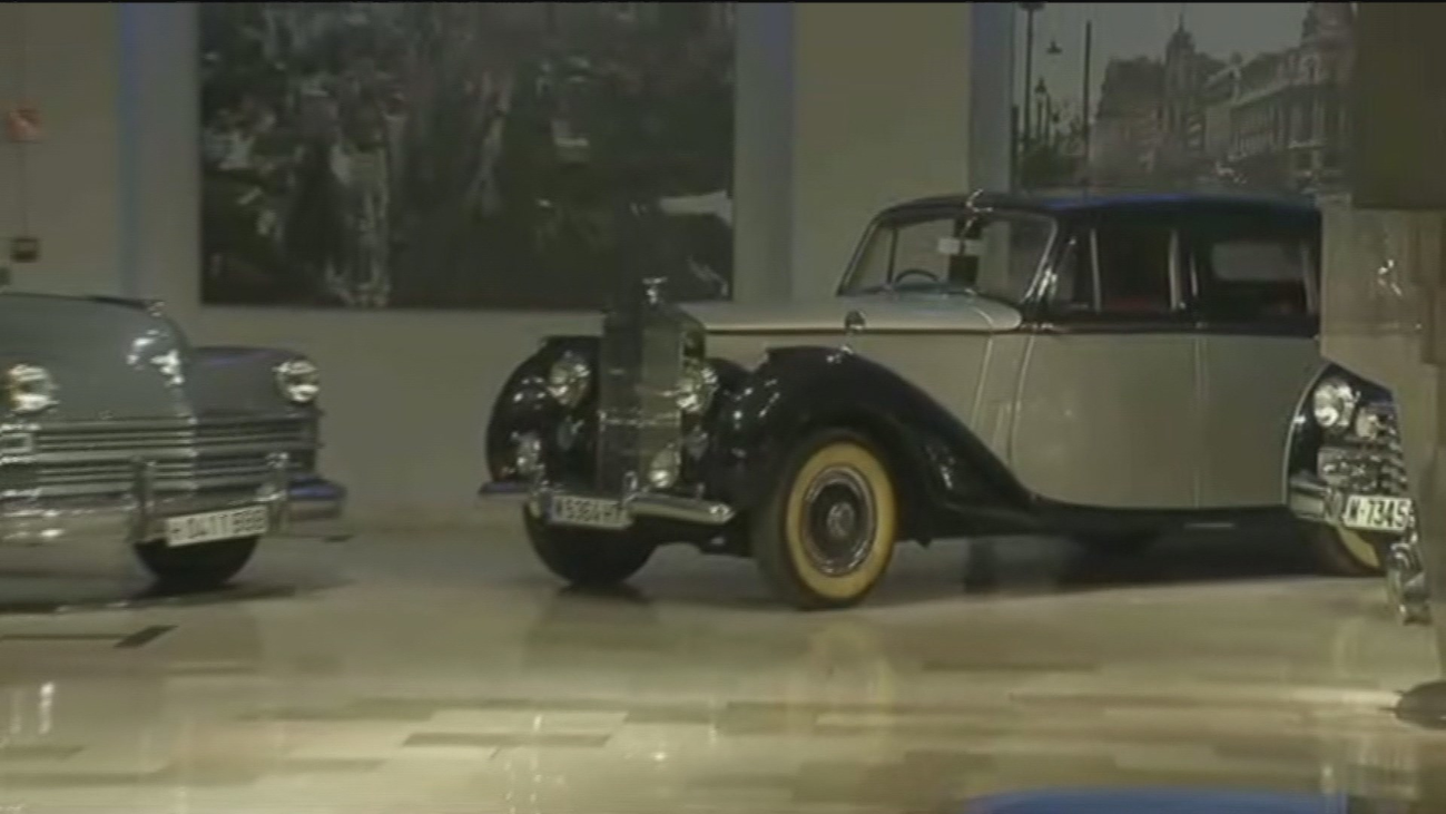 Exclusiva exposición de coches antiguos en Madrid
