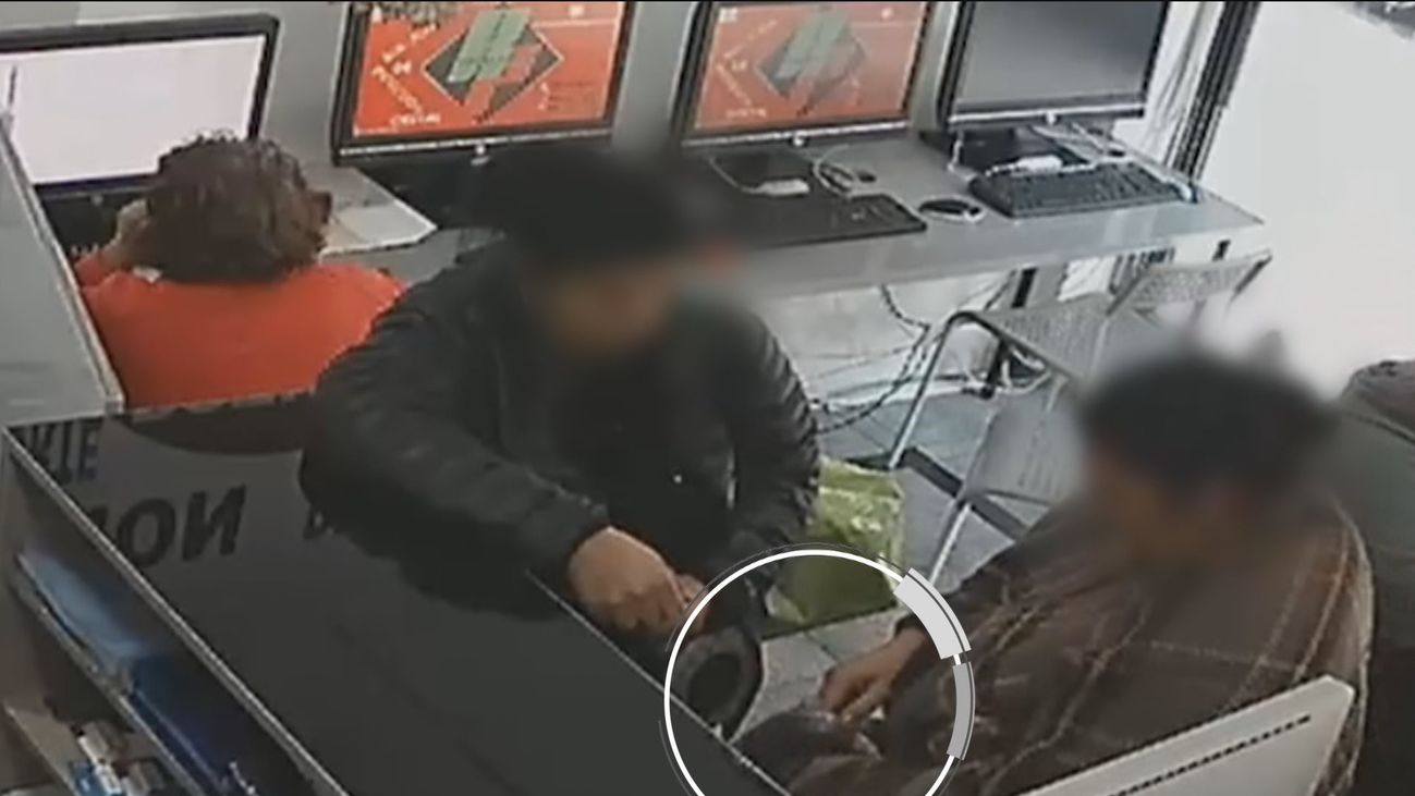 Así actúan las tres ladronas de Carabanchel