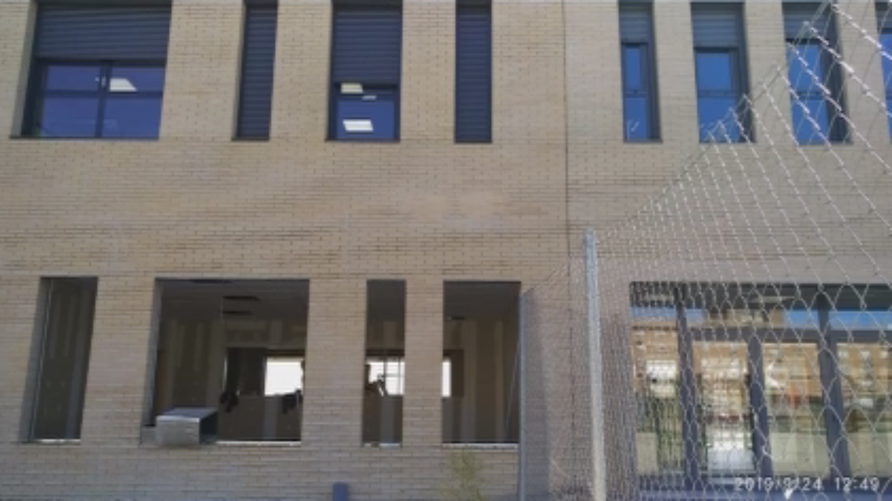 Con abrigos y sin calefacción en un colegio de Parla