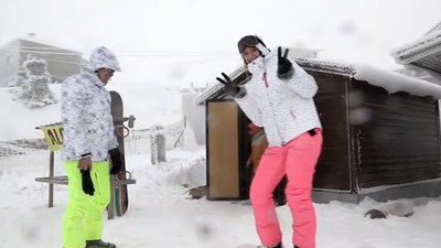 Los madrileños disfrutan de la nieve en Navacerrada