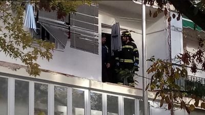 Un mujer herida con quemaduras en ambas manos al explotar una cocina eléctrica