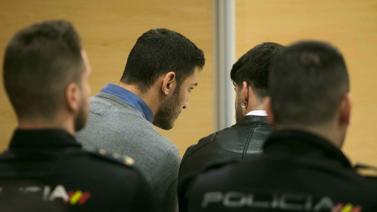 La víctima de La Manada ratifica la denuncia de forma "clara" y "contundente"