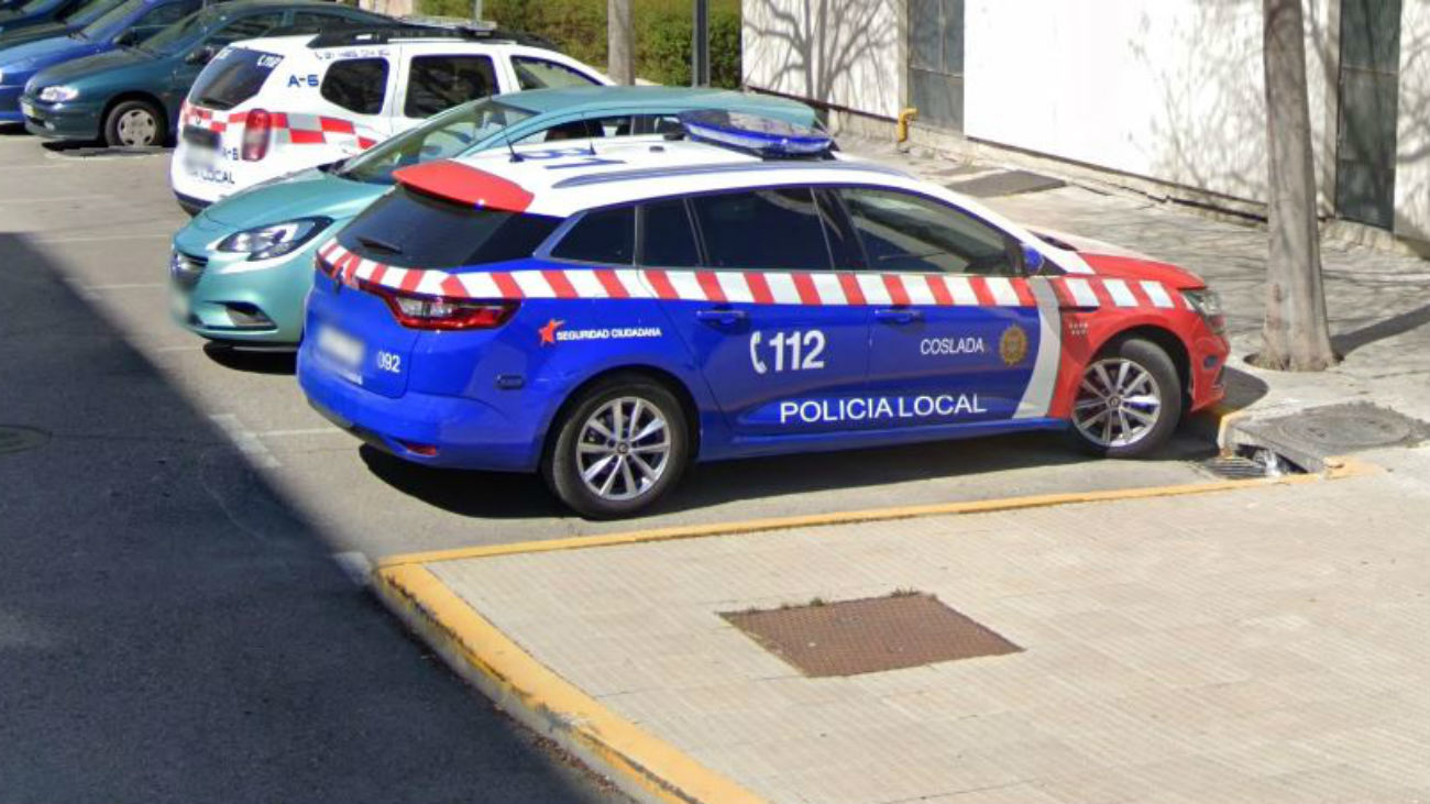 Requisan cuchillos y medio kilo de hachís en un local alquilado por jóvenes de Coslada