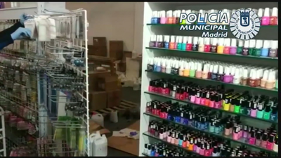 Localizado en Puente de Vallecas un local sin licencia de productos de uñas cancerígenos