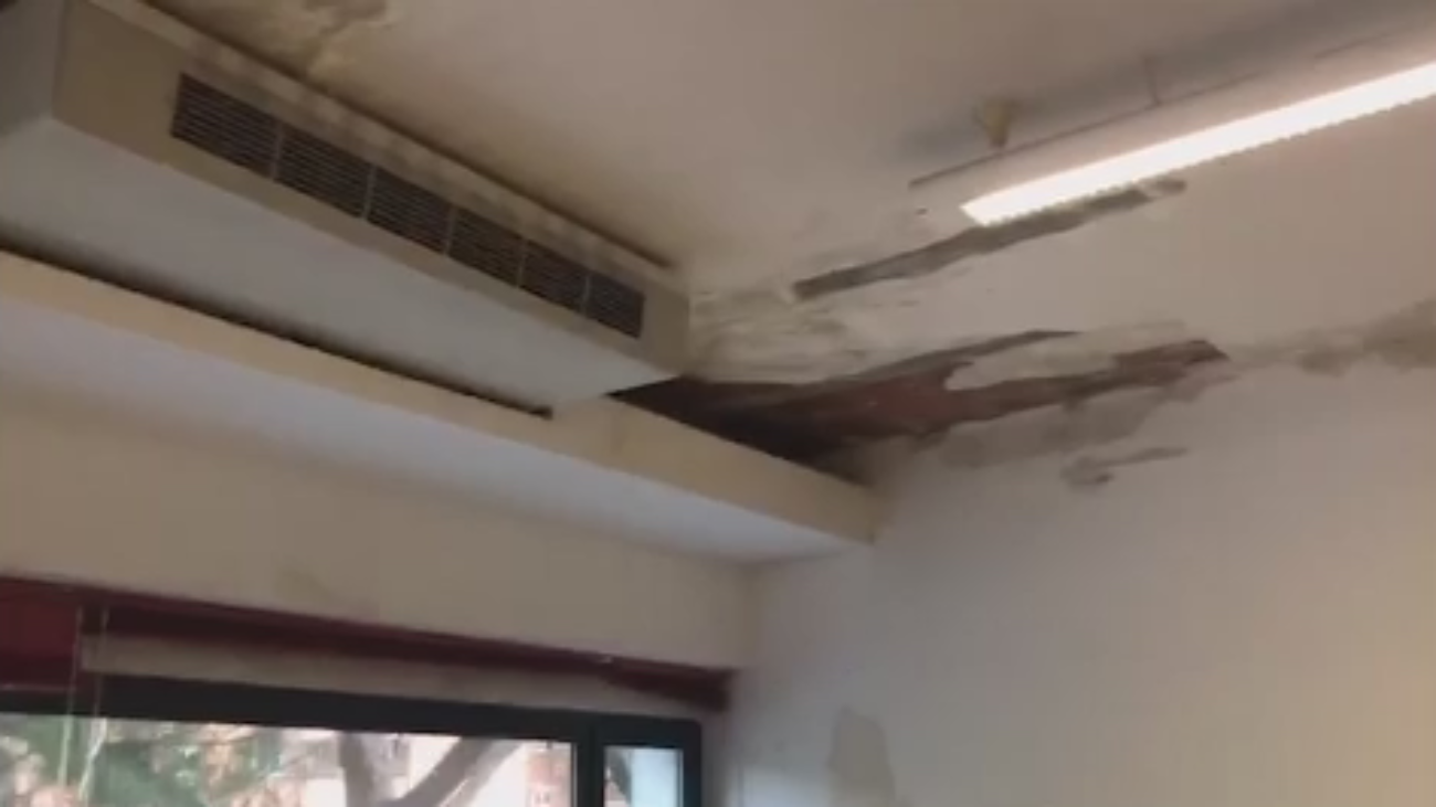 Con goteras y sin calefacción en un centro ocupacional de Coslada