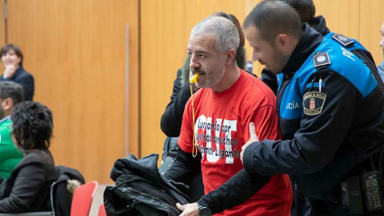 La Policía de Leganés desaloja del Pleno a los ediles de la oposición