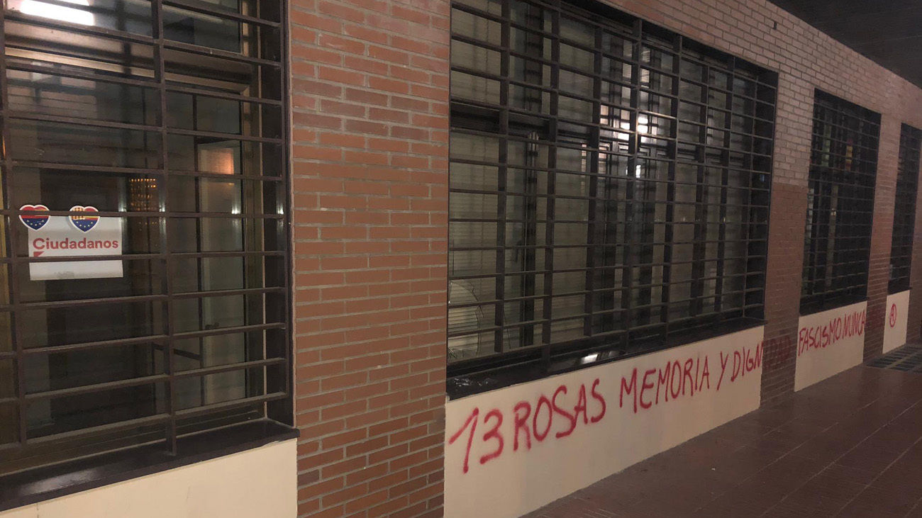 Ataque vandálico a la sede de Ciudadanos en Alcorcón con pintadas y cristales rotos