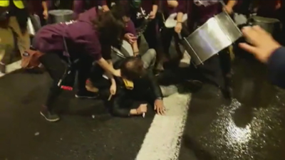 Detenido un hombre tras irrumpir con una navaja en la manifestación de Granada