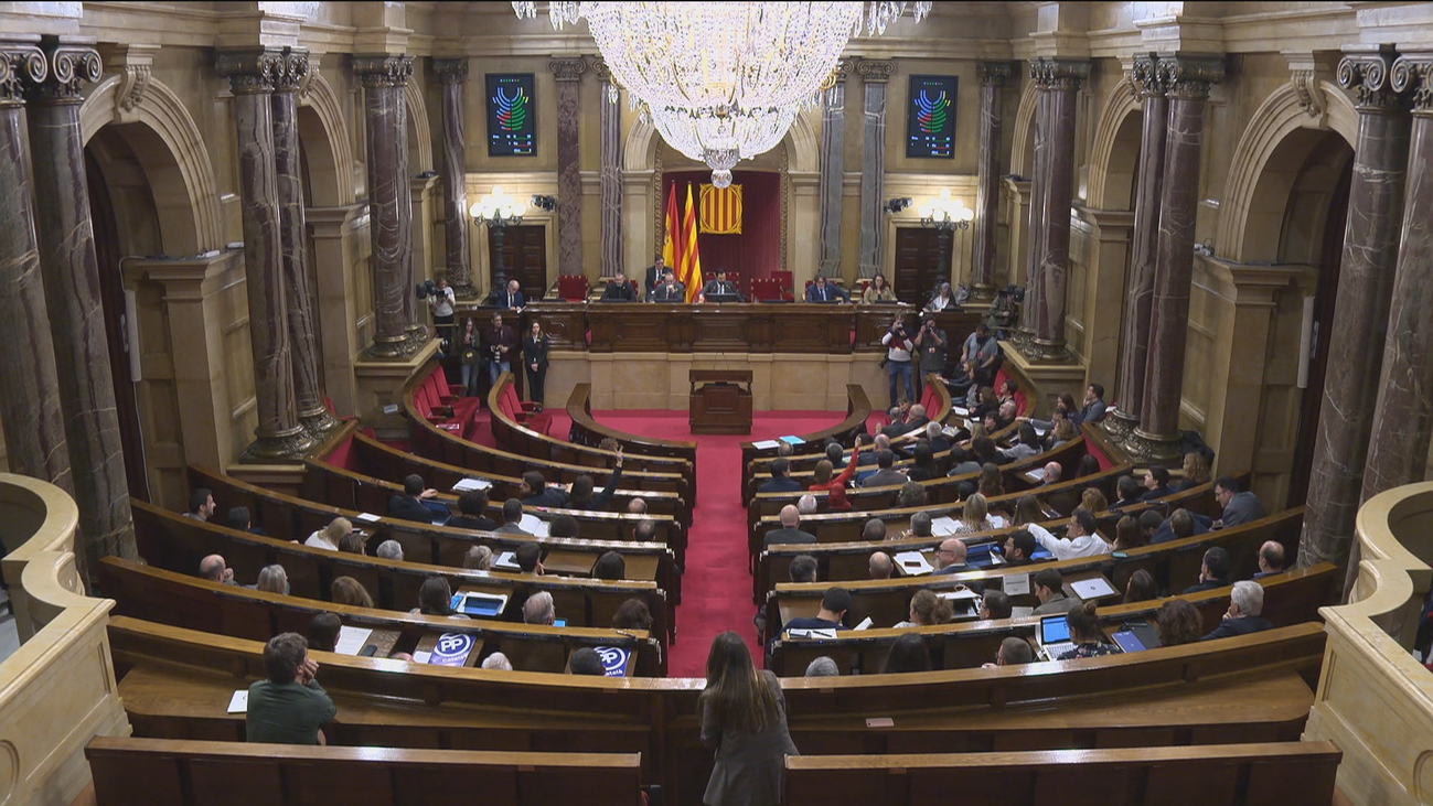 El Parlament reivindica poder votar la autodeterminación pese al Constitucional