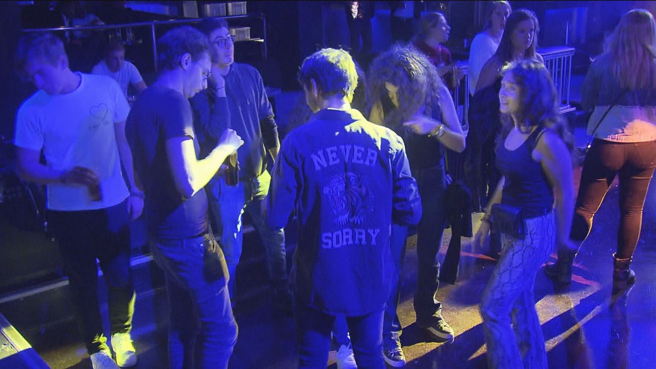 Madrid adelanta la apertura de discotecas con un 40% de aforo y sin pistas para bailar