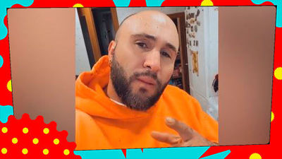 A la izquierda de la escalera, el único libro que se ha leído Kiko Rivera en su vida