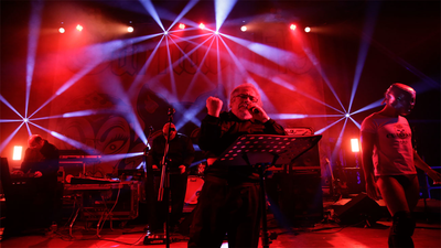 Aviador Dro vuelve con fuerza en plena era digital