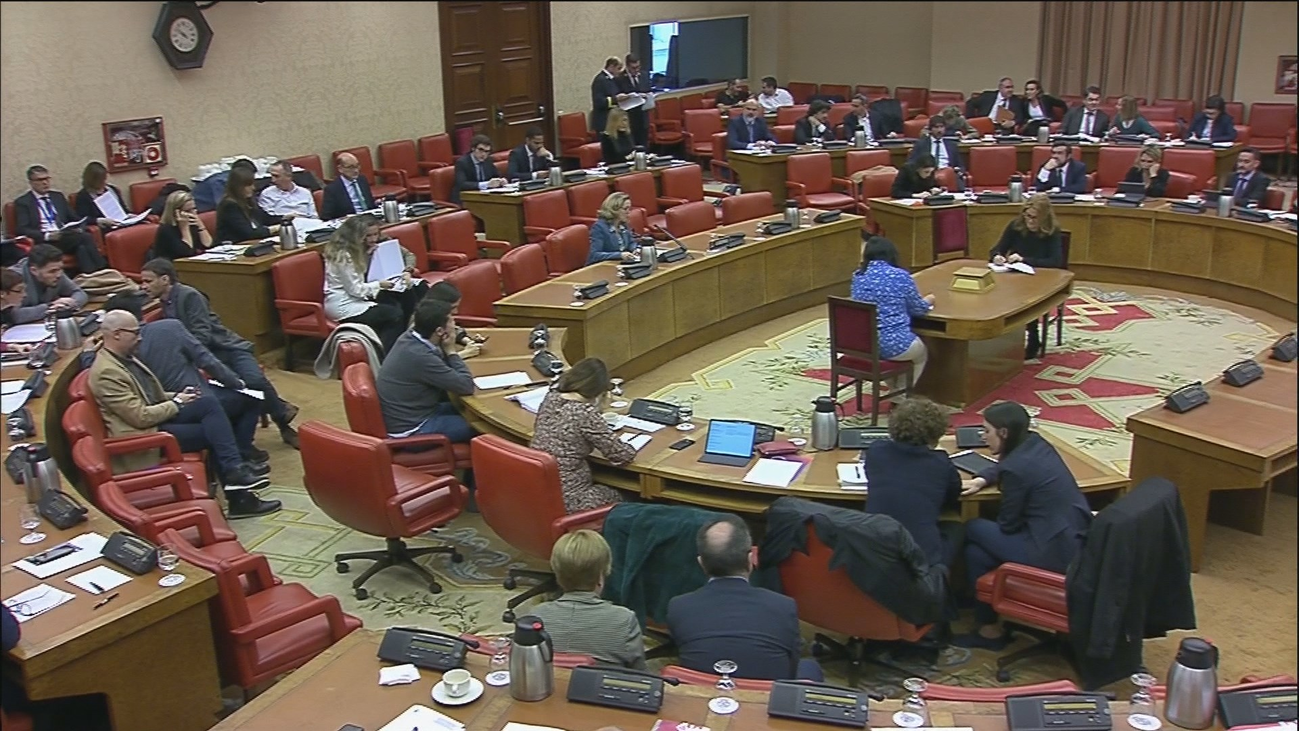 El Gobierno salva el decreto contra la 'república digital' gracias a PP y Cs