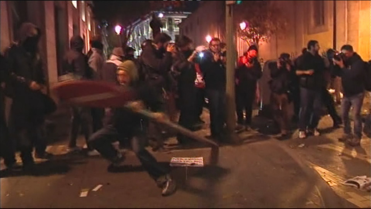 Los detenidos por los desórdenes del 'Rodea al Congreso' de 2013 se sientan en el banquillo