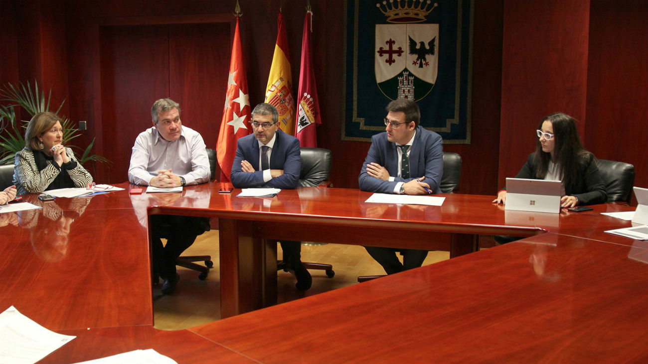 Firma del convenio en el Ayuntamiento de Alcobendas