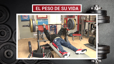 Jochi, campeón de powerlifting tras sufrir un disparo en la espalda