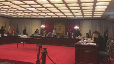 Abandonan el Pleno de Móstoles en protesta contra Vox
