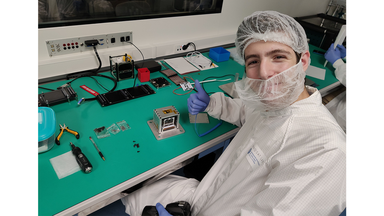 Hablamos con el joven de 16 años que ha creado el  satélite FossaSat-1