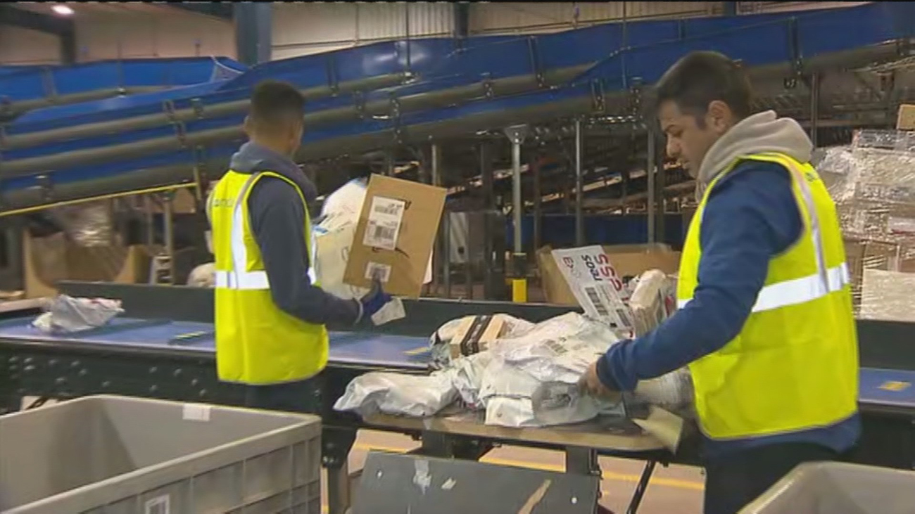 Los envíos de paquetes por correo en Madrid aumentan por el Black Friday