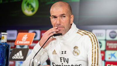 Zidane: "Vinicius se queda, ahora no es su momento pero lo será"