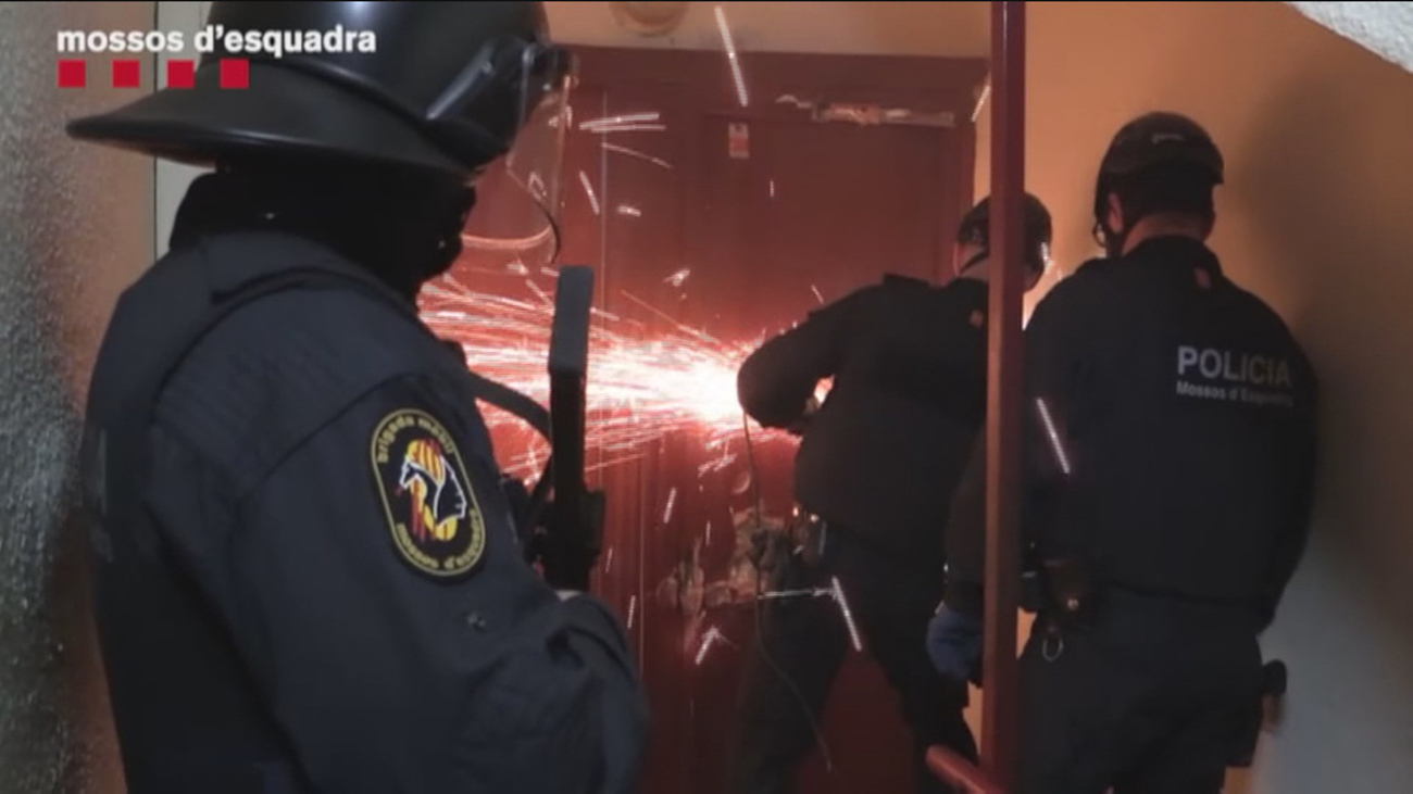 Unos 40 detenidos en un golpe de los Mossos al narcotráfico en Badalona