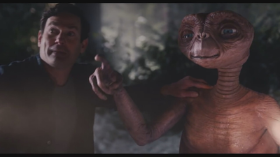 ET y Elliot se reencuentran 37 años después en un comercial de Xfinity