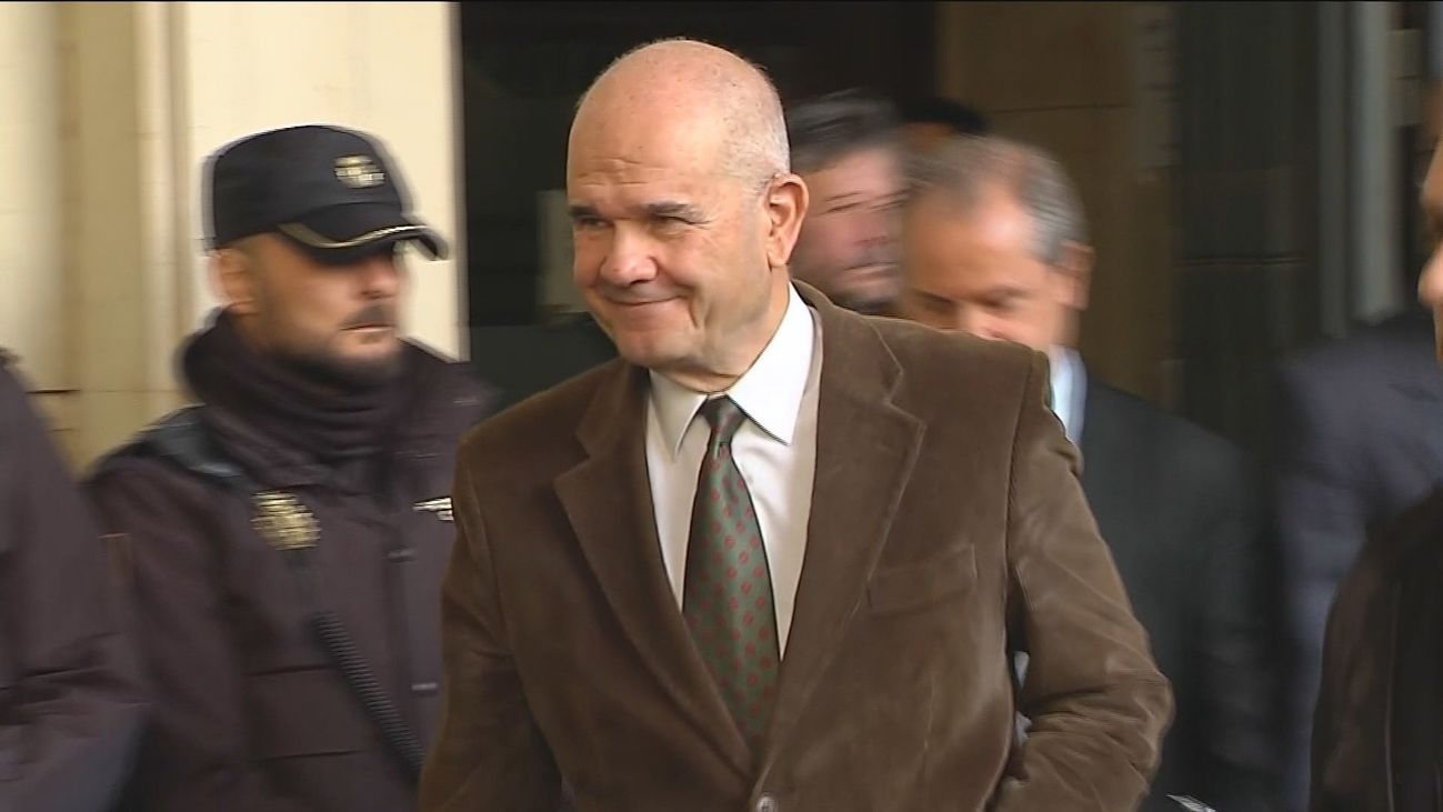 La Fiscalía pide que Chaves y Zarrías declaren como investigados por un préstamo a una empresa