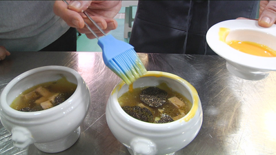 Sí, cocinar sopa en el horno es posible