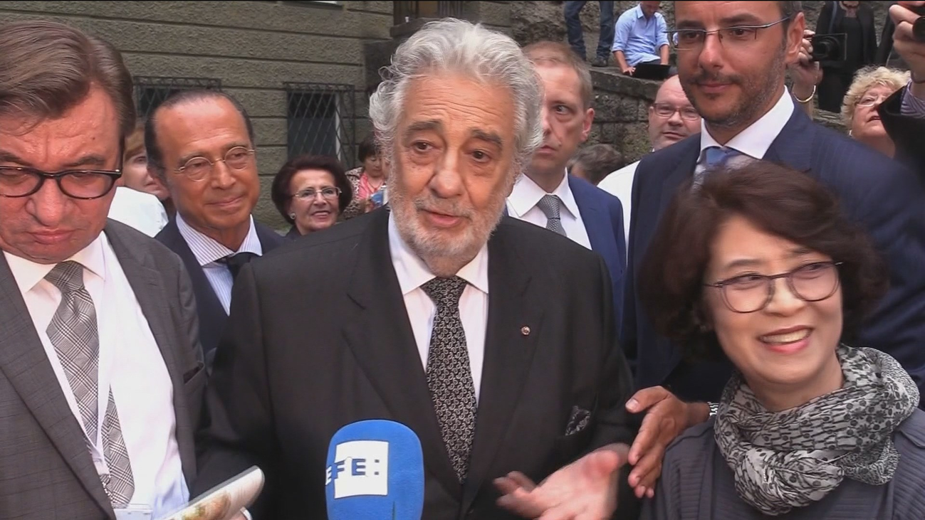 Plácido Domingo se vuelve a subir a un escenario español