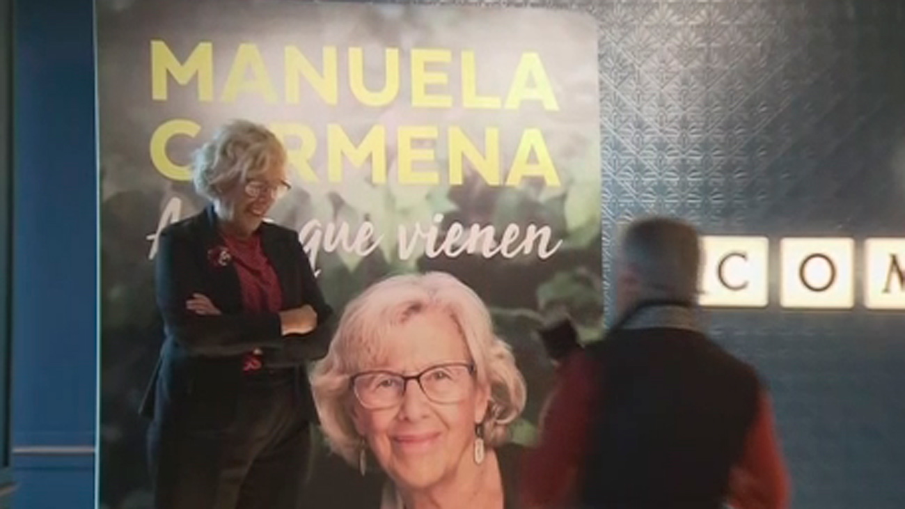 Carmena presenta su libro sobre los refugiados y critica la política del Ayuntamiento de Almeida