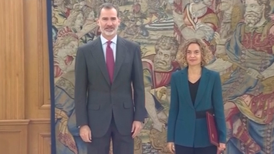 El rey recibe a Batet y Llop, que ven difícil que la investidura de Sánchez sea antes de Navidad