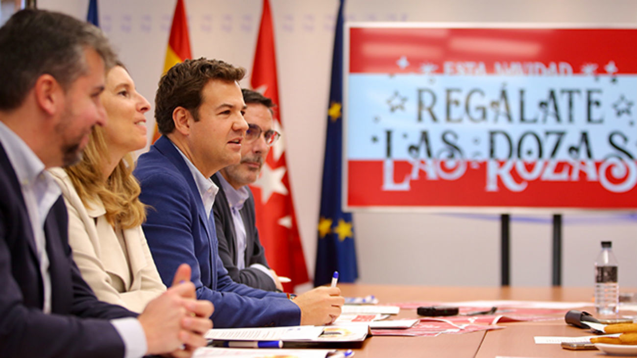 José de la Uz,  alcalde de Las Rozas presenta la programación de Navidad