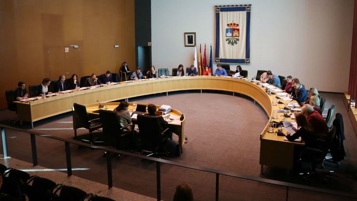 La construcción de 14.000 viviendas "urgentes" en la ciudad enfrenta a Gobierno y PP