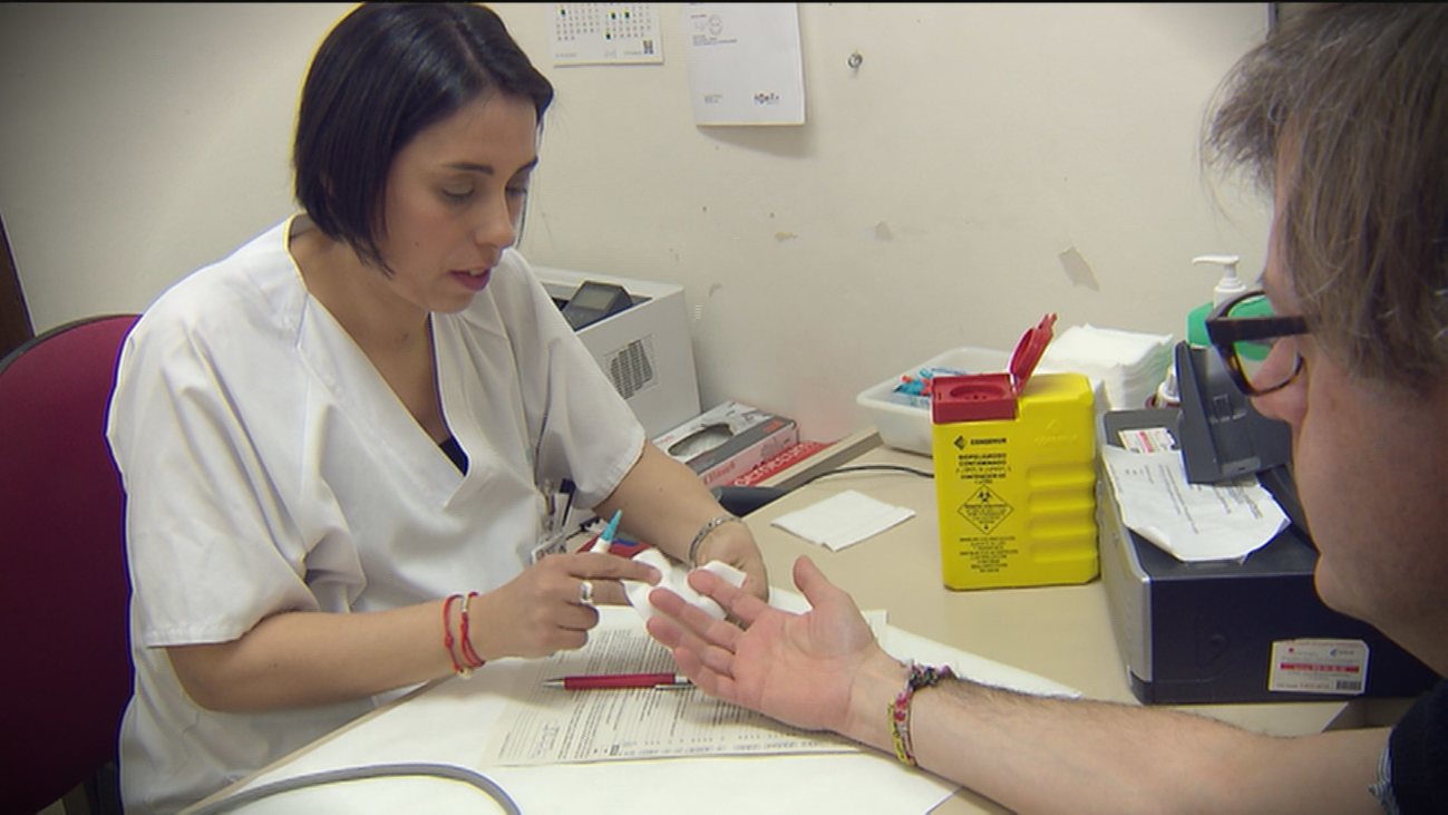 Enfermeros madrileños que trabajan de noche denuncian que cobran un plus de solo 3,70 euros