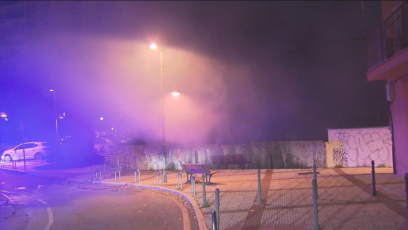 Una anciana intoxicada por humo en un incendio de infraviviendas de Coslada