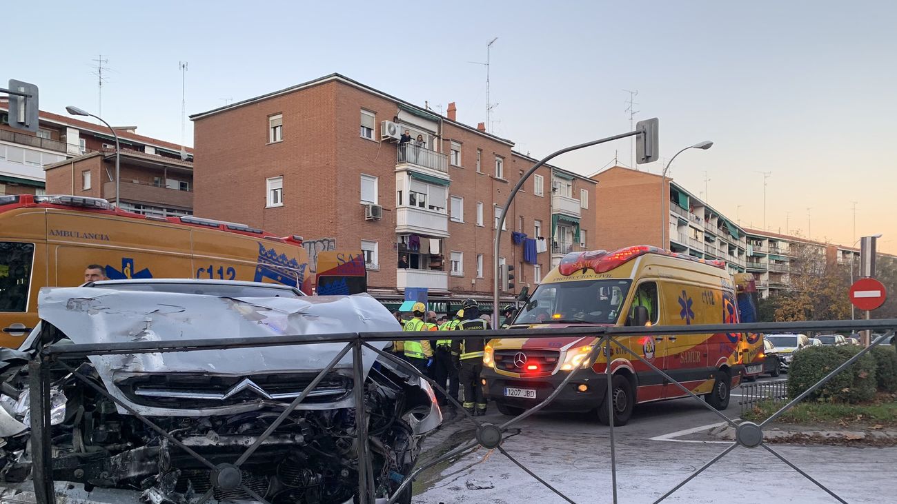 Un choque entre dos vehículos en Hortaleza deja tres heridos graves