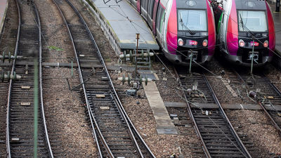 Francia vive la tercera jornada de paros en los transportes por las pensiones