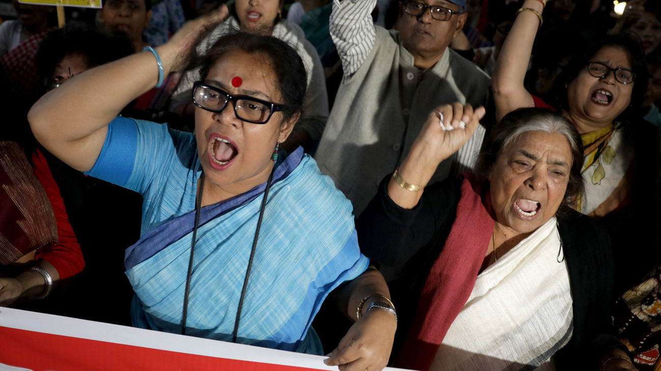 Muere en la India la víctima de violación que fue quemada cuando iba a testificar
