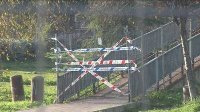El Ayuntamiento de Alcalá de Henares cierra el paso en una pasarela peatonal por seguridad
