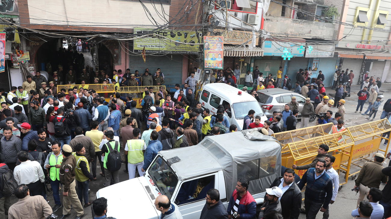 Mueren 43 personas al incendiarse una fábrica de Nueva Delhi