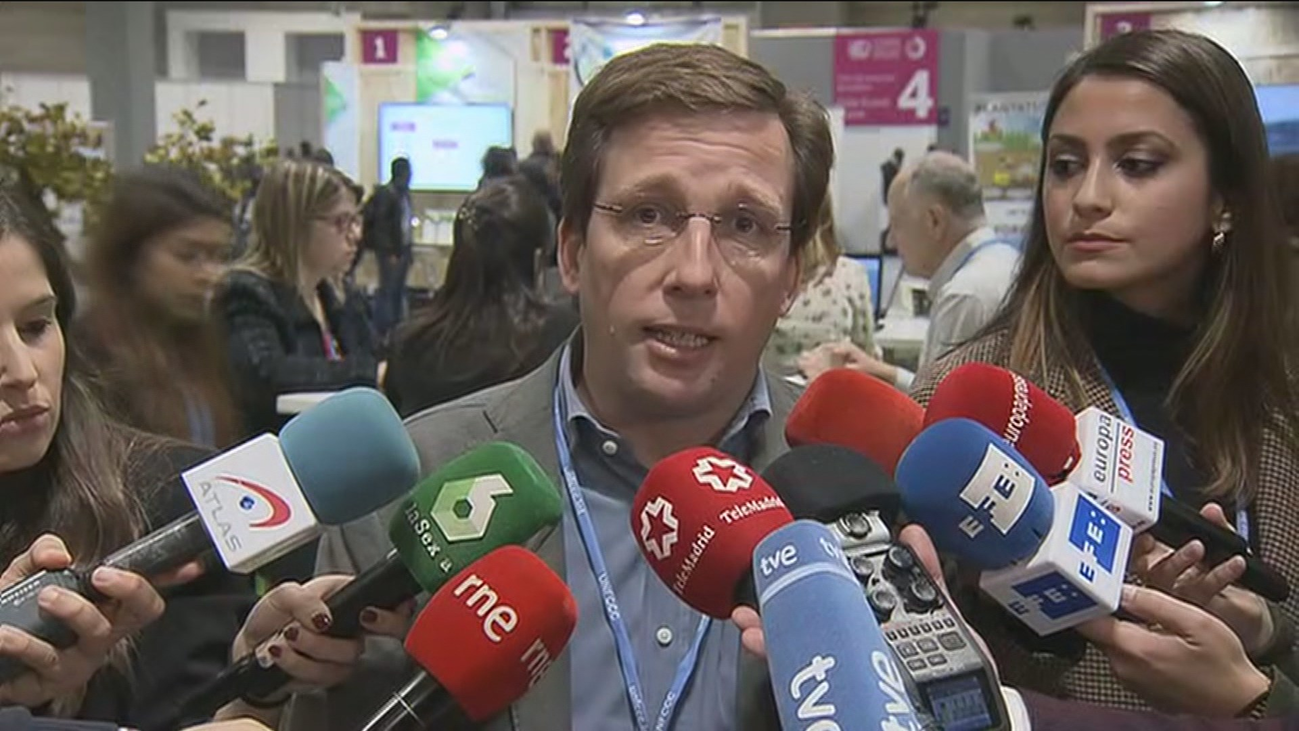 Martínez Almeida anuncia autobuses de la EMT 100% eléctricos en 2025 y nuevas zonas de cero emisiones