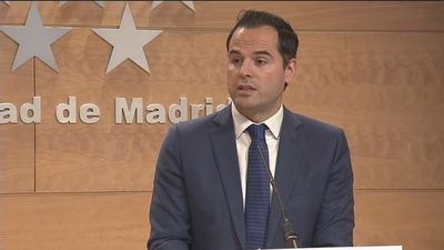 Aguado comparte fomentar el acogimiento familiar de menores no acompañados