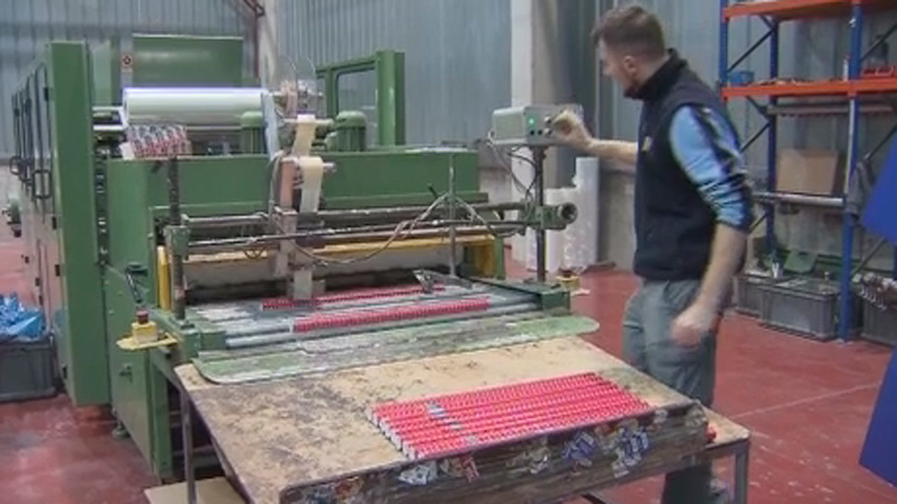 Una empresa de San Agustín de Guadalix es líder en la fabricación de papel de regalo