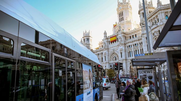 Multitud de cambios en los autobuses de Madrid por la Nochevieja y la San Silvestre