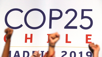 Tensión en la Cumbre del Clima de Madrid durante una protesta en Ifema